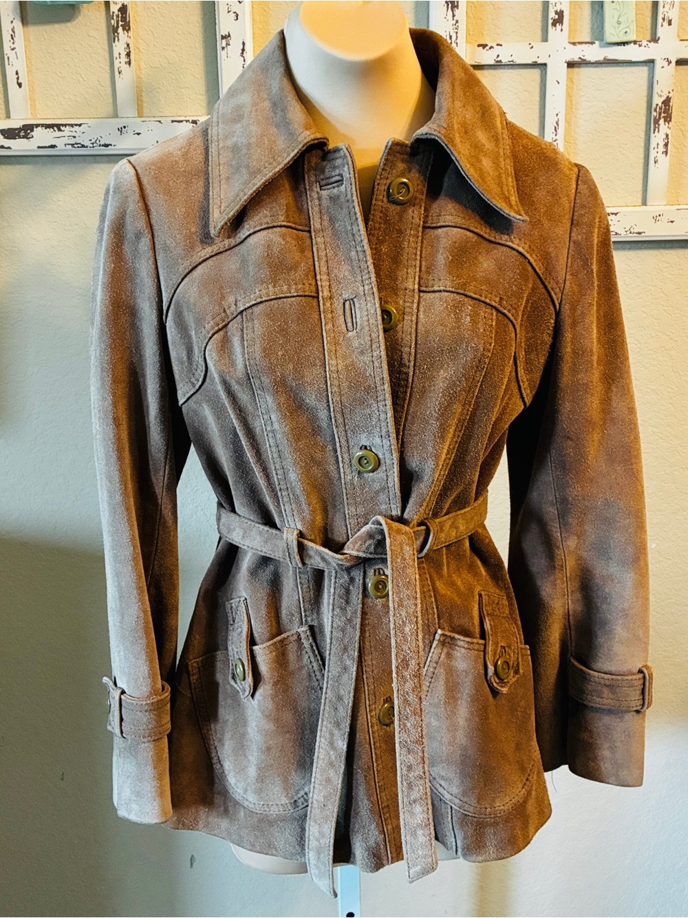 Size:7/8 Classic 1970’s Vintage Women's Suede Belted Trench Coat - Taupe
